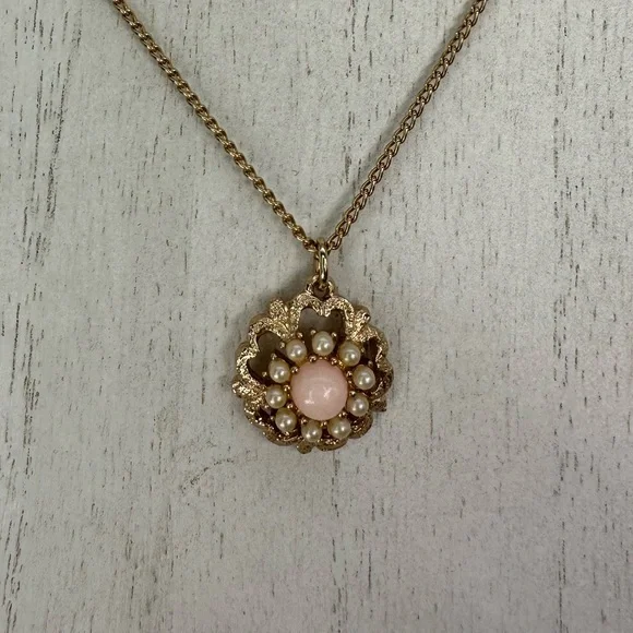 VINTAGE SIGNED SARAH COVENTRY SWEET FLOWER PENDANT NECKLACE - Picture 2 of 10